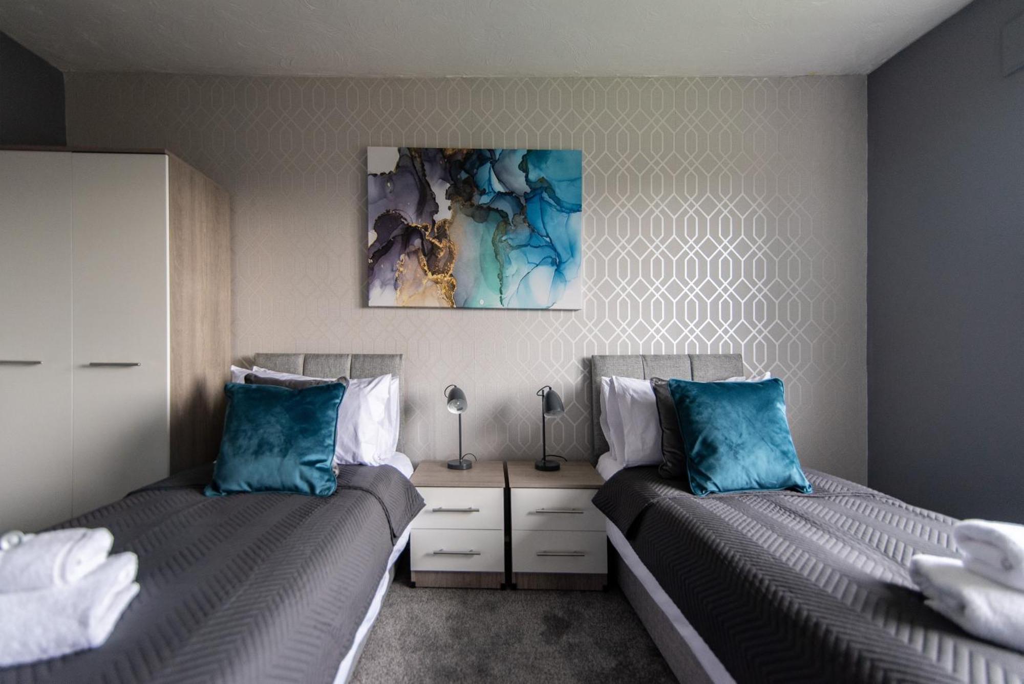 3 Bed Apartment - Perfect For Contractors Near Liverpool Airport 헤일 외부 사진
