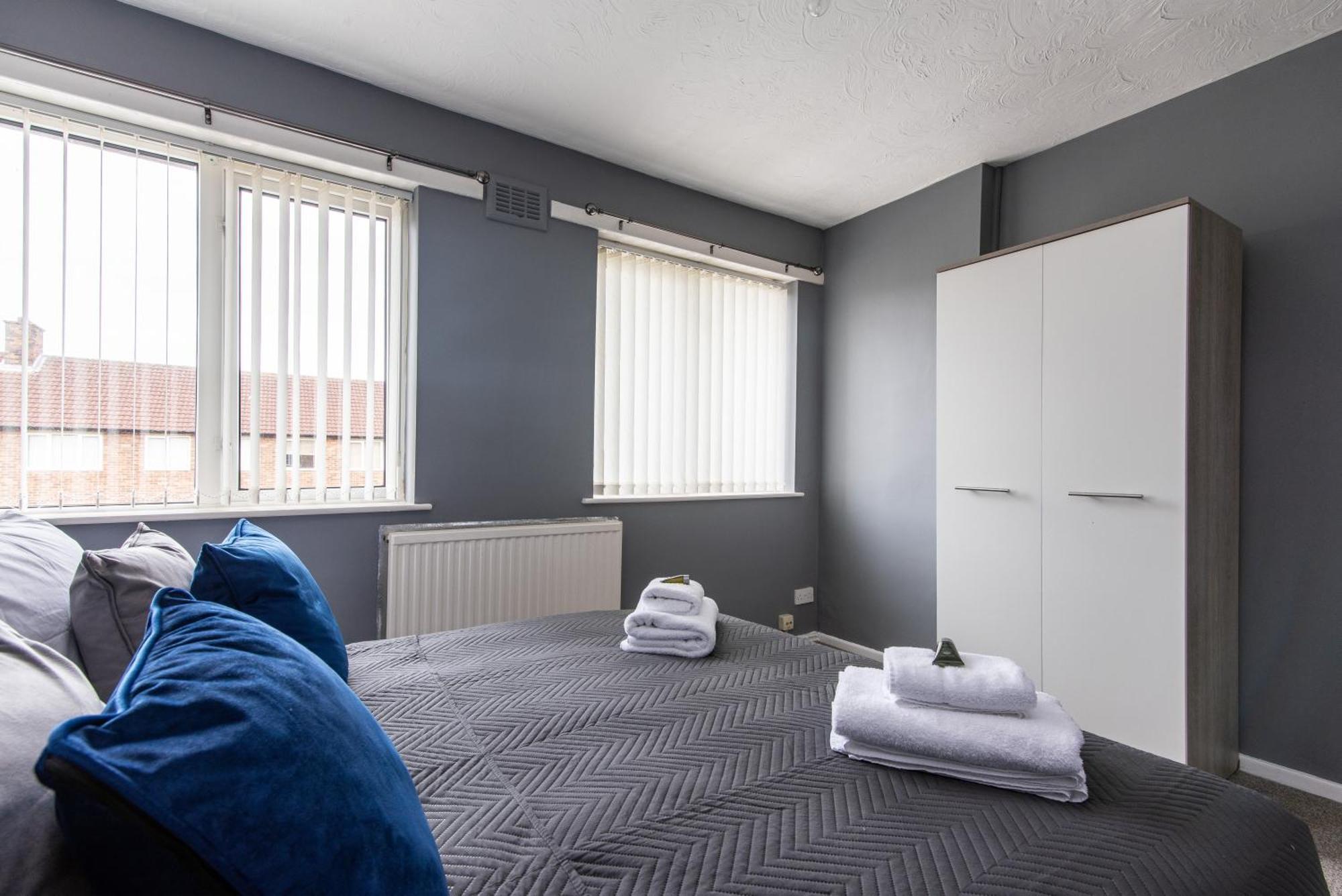 3 Bed Apartment - Perfect For Contractors Near Liverpool Airport 헤일 외부 사진