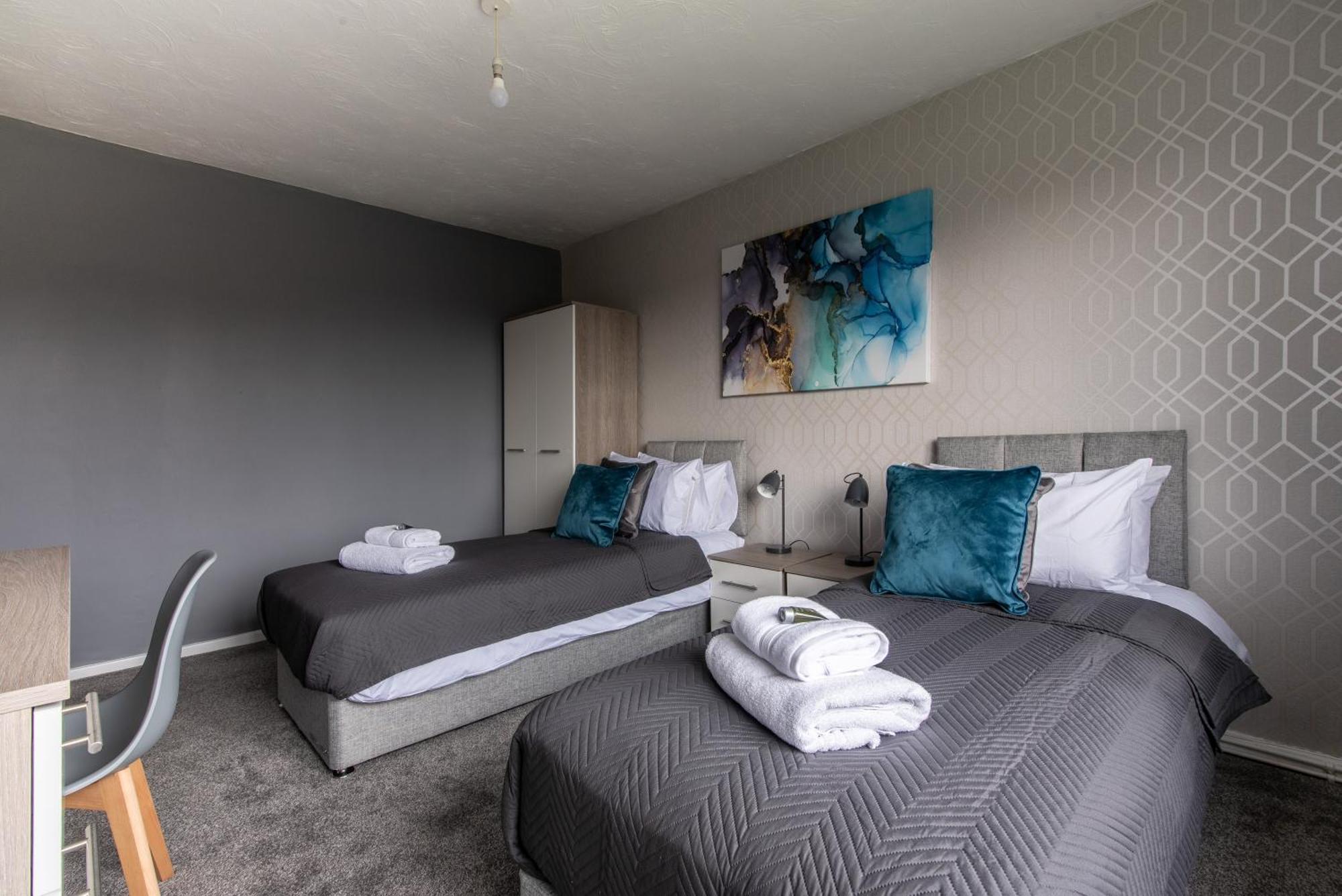 3 Bed Apartment - Perfect For Contractors Near Liverpool Airport 헤일 외부 사진