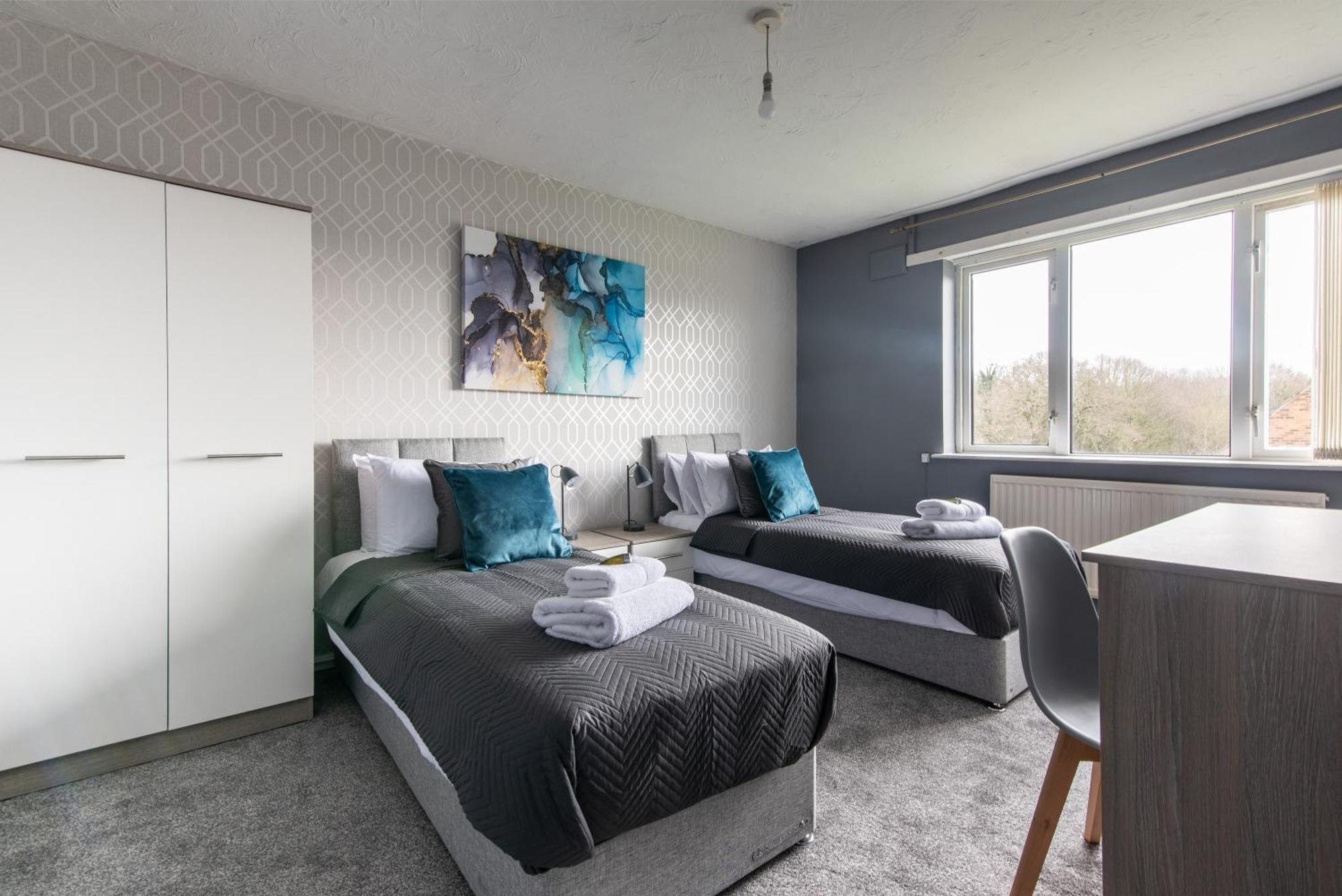 3 Bed Apartment - Perfect For Contractors Near Liverpool Airport 헤일 외부 사진