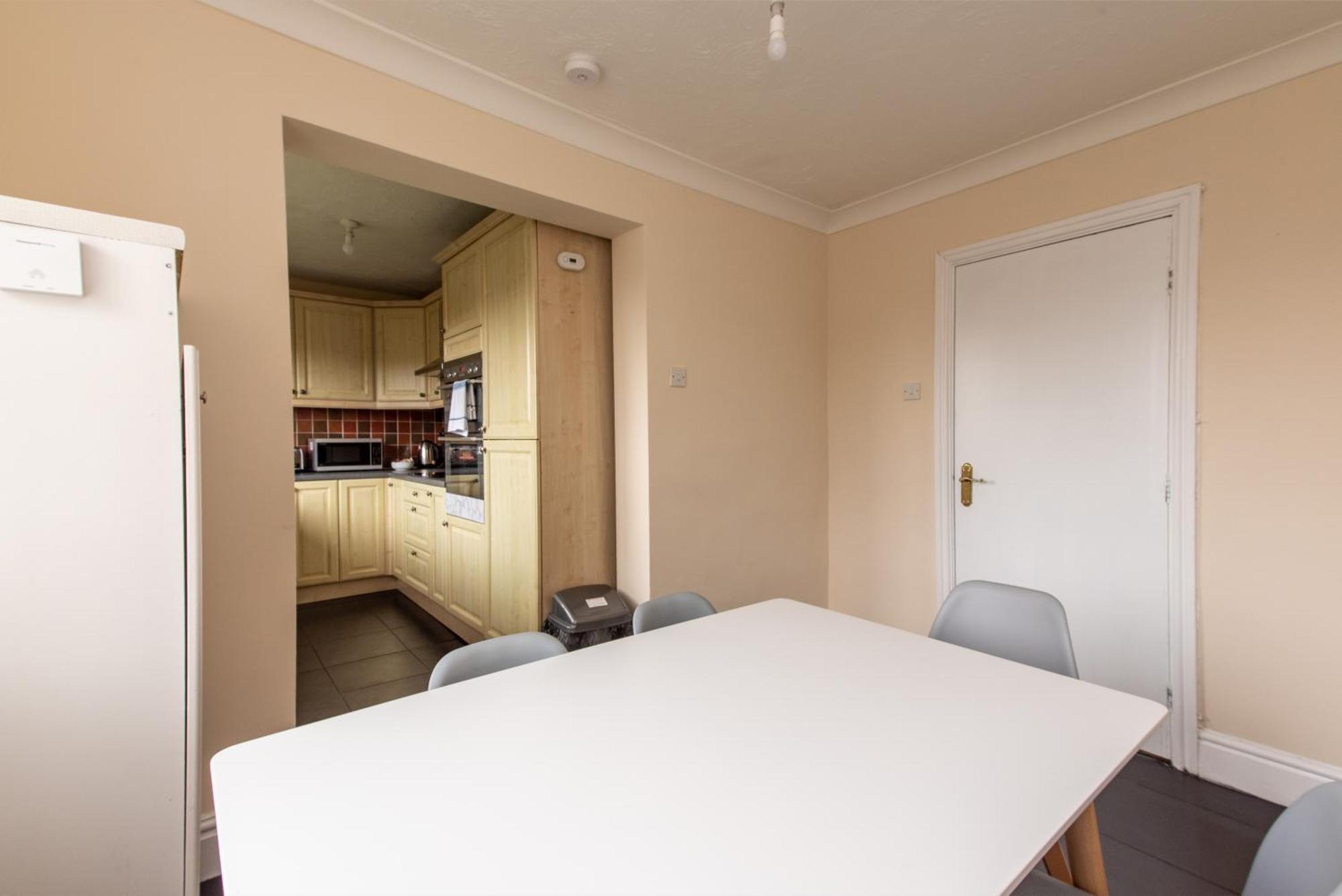 3 Bed Apartment - Perfect For Contractors Near Liverpool Airport 헤일 외부 사진